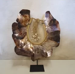 Schelpendecoratie op standaard 'Manggis'