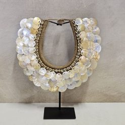 Schelpendecoratie op standaard 'Pasir'