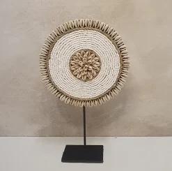 Schelpenkraag op standaard 'Jambi'