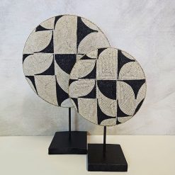 Kralendecoratie op standaard 'Mulia'