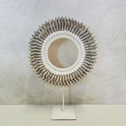 Schelpendecoratie op standaard 'Lait'